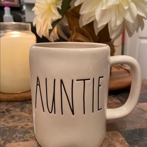 Rae Dunn Auntie mug